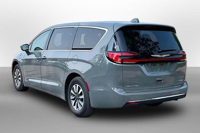 2022 Chrysler Pacifica Hybrid Touring L