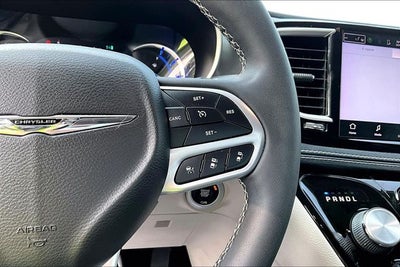 2022 Chrysler Pacifica Hybrid Touring L