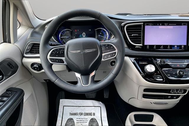 2022 Chrysler Pacifica Hybrid Touring L
