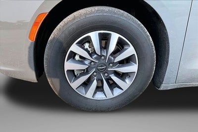 2022 Chrysler Pacifica Hybrid Touring L