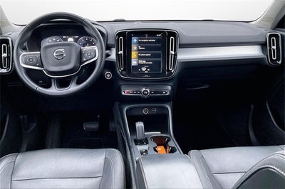 2021 Volvo XC40 Momentum