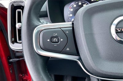 2021 Volvo XC40 Momentum