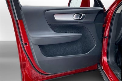 2021 Volvo XC40 Momentum