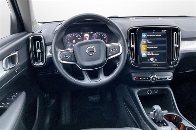 2021 Volvo XC40 Momentum