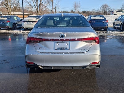 2019 Toyota AVALON HYBRID XLE Plus
