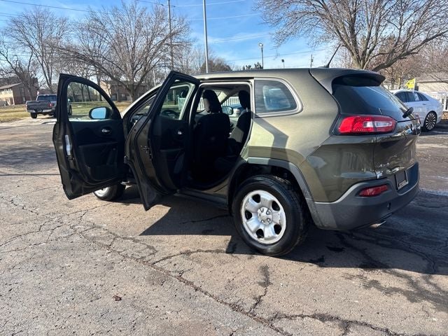 2015 Jeep Cherokee Sport