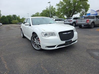 2019 Chrysler 300 Touring