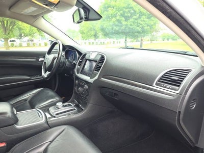 2019 Chrysler 300 Touring
