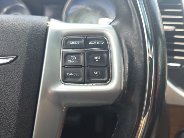 2013 Chrysler 300 C John Varvatos
