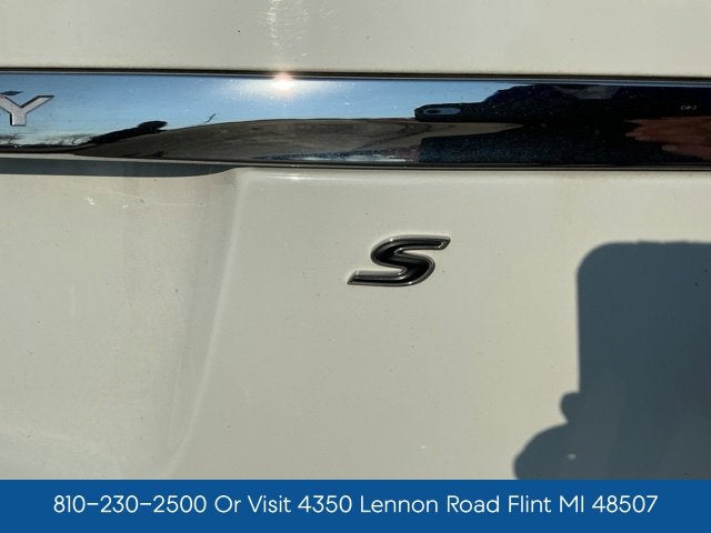 2016 Chrysler Town & Country S