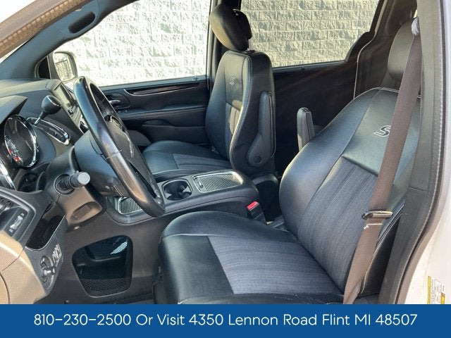 2016 Chrysler Town & Country S