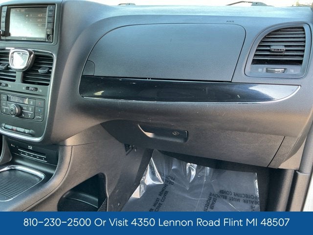 2016 Chrysler Town & Country S