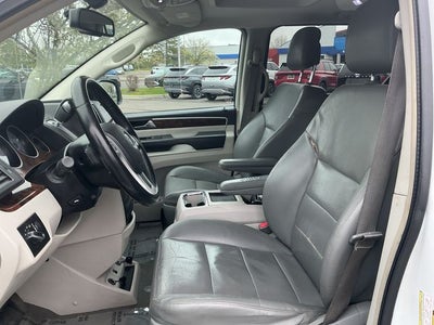 2014 Volkswagen Routan SEL Premium