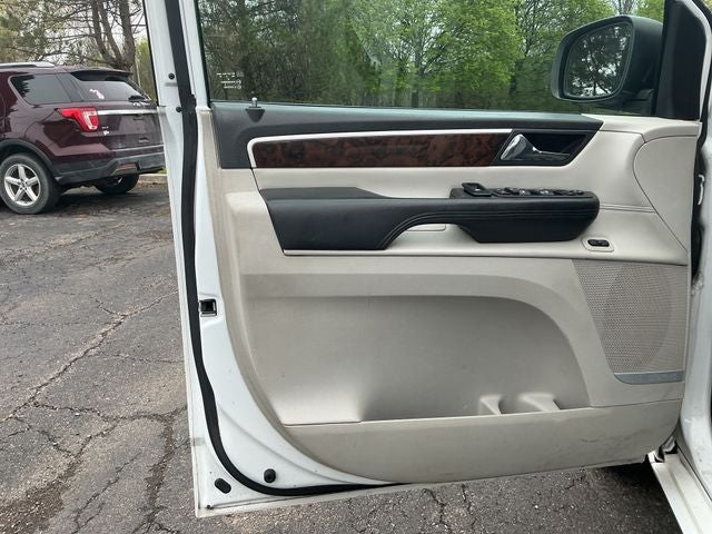 2014 Volkswagen Routan SEL Premium