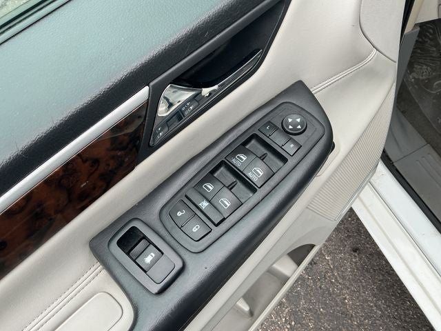 2014 Volkswagen Routan SEL Premium