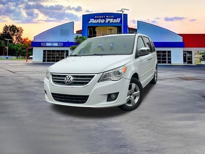 2014 Volkswagen Routan SEL Premium