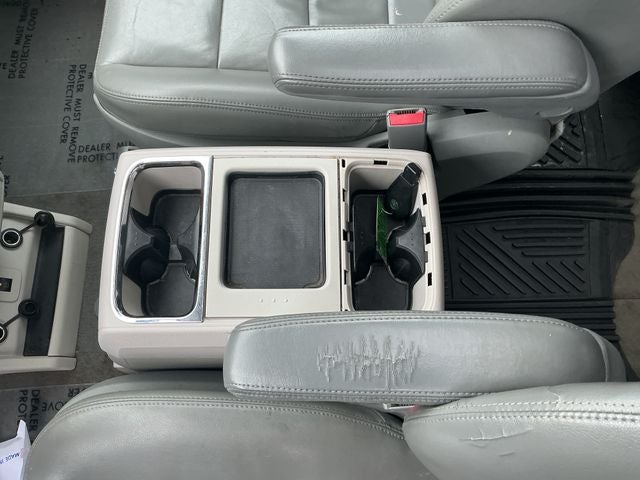 2014 Volkswagen Routan SEL Premium