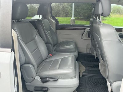 2014 Volkswagen Routan SEL Premium