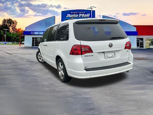 2014 Volkswagen Routan SEL Premium