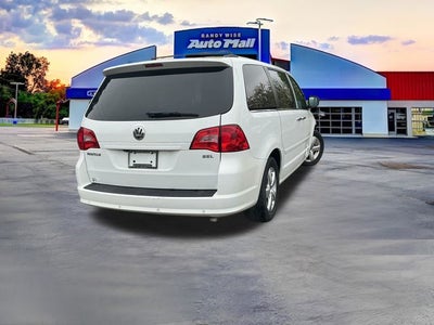 2014 Volkswagen Routan SEL Premium
