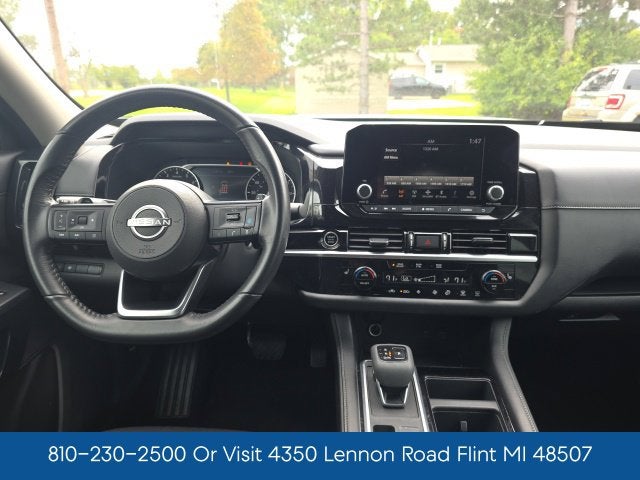 2024 Nissan Pathfinder SV