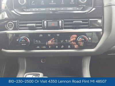 2024 Nissan Pathfinder SV