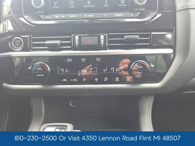 2024 Nissan Pathfinder SV