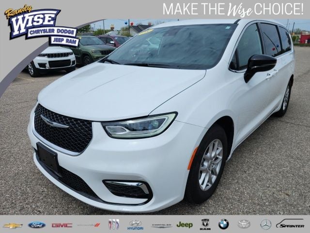 2025 Chrysler Pacifica Select