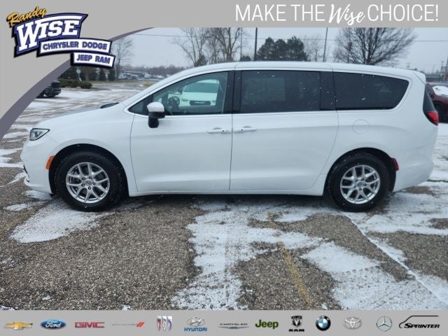 2023 Chrysler Pacifica Touring L