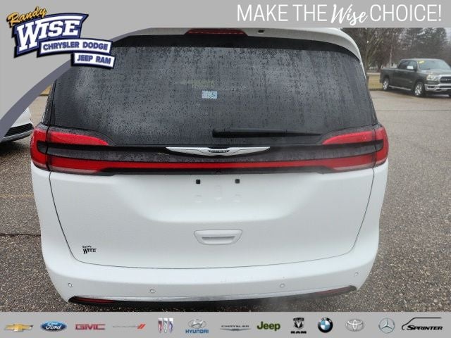 2024 Chrysler Pacifica Touring L