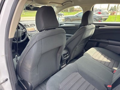 2020 Ford Fusion SE