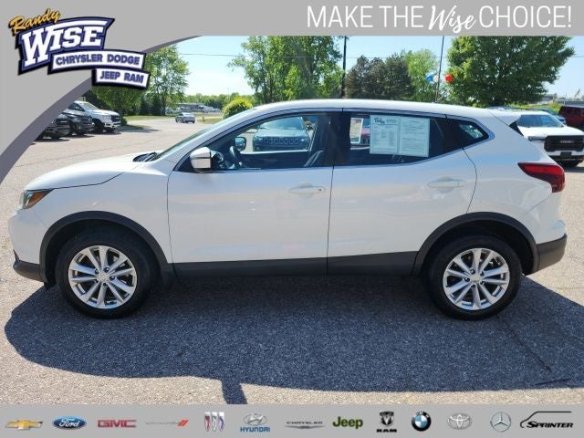 2017 Nissan Rogue Sport SV