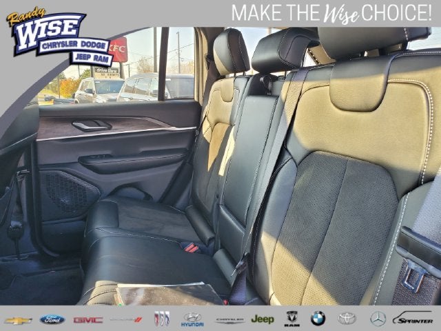 2026 Jeep Grand Cherokee GRAND CHEROKEE LAREDO ALTITUDE 4X4