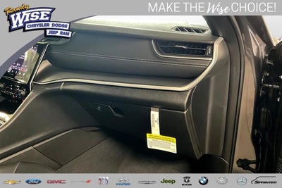 2025 Jeep Grand Cherokee GRAND CHEROKEE L LAREDO X 4X4