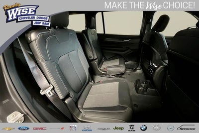 2025 Jeep Grand Cherokee GRAND CHEROKEE L LAREDO X 4X4