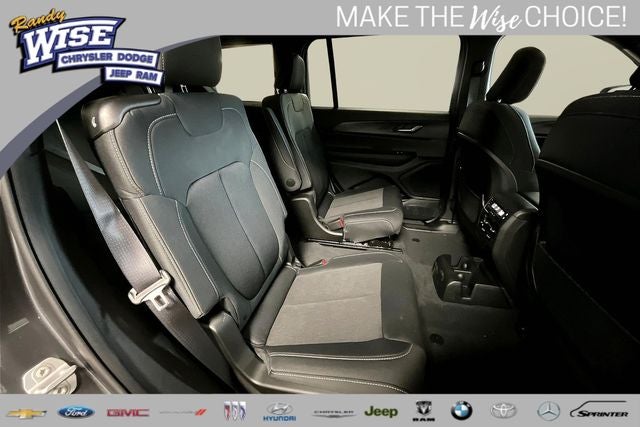 2025 Jeep Grand Cherokee GRAND CHEROKEE L LAREDO X 4X4