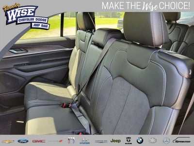 2026 Jeep Grand Cherokee GRAND CHEROKEE L LAREDO ALTITUDE 4X4