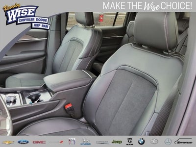 2026 Jeep Grand Cherokee GRAND CHEROKEE L LAREDO ALTITUDE 4X4
