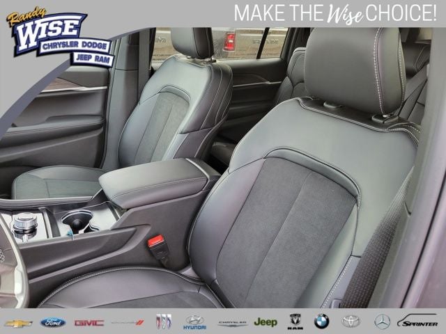 2026 Jeep Grand Cherokee GRAND CHEROKEE L LAREDO ALTITUDE 4X4