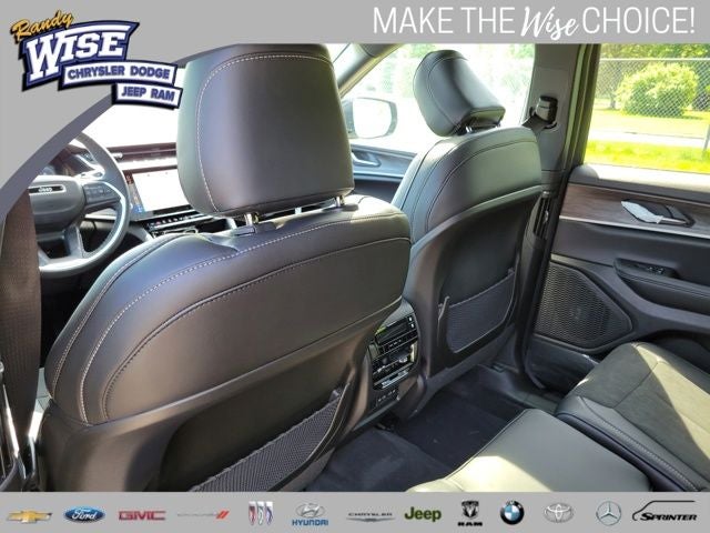 2026 Jeep Grand Cherokee GRAND CHEROKEE L LAREDO ALTITUDE 4X4