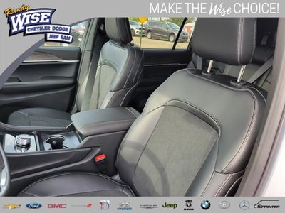 2026 Jeep Grand Cherokee GRAND CHEROKEE L LAREDO ALTITUDE 4X4