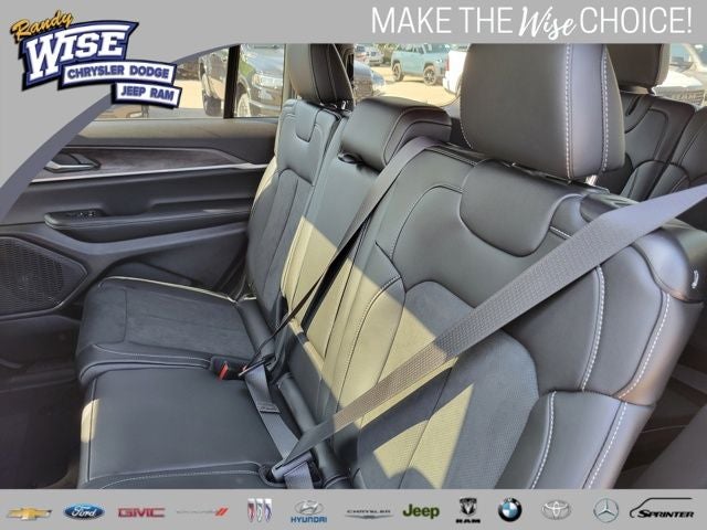 2026 Jeep Grand Cherokee GRAND CHEROKEE L LAREDO ALTITUDE 4X4