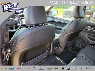 2026 Jeep Grand Cherokee GRAND CHEROKEE L LAREDO ALTITUDE 4X4