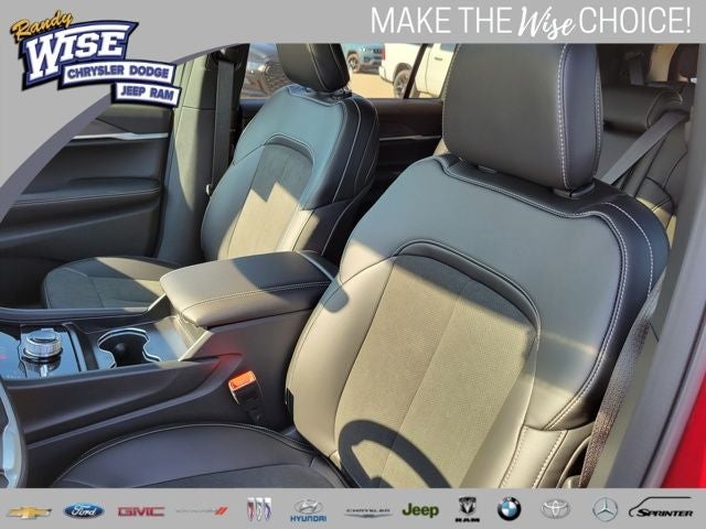 2026 Jeep Grand Cherokee GRAND CHEROKEE L LAREDO ALTITUDE 4X4